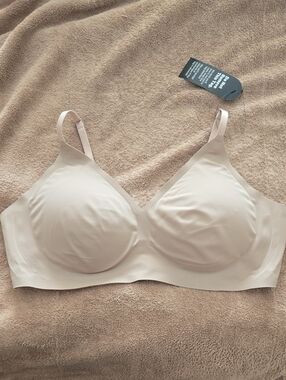 Relief Bra Seamless Wireless Molded-Cup in Light Beige